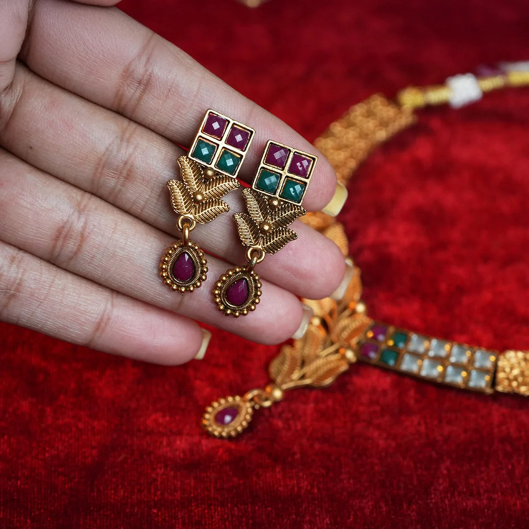 Antique Leaf Necklace Set