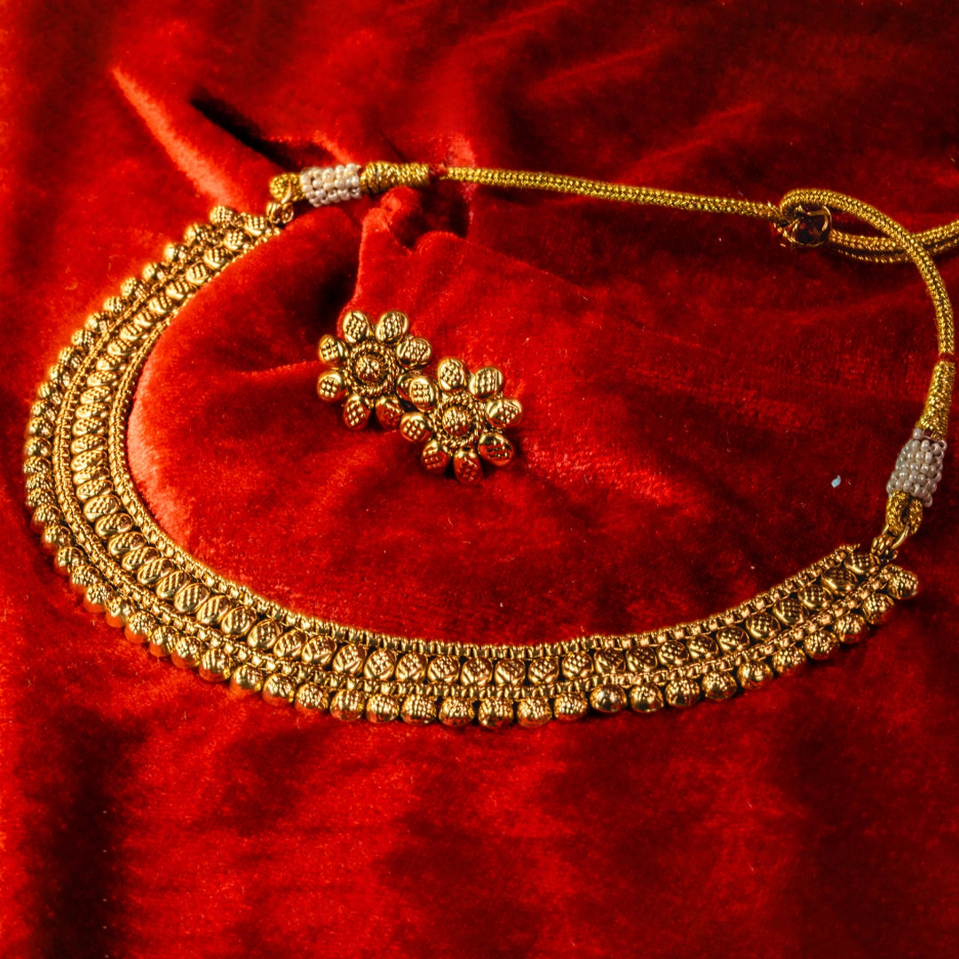 Aarya Gold Elegance Set