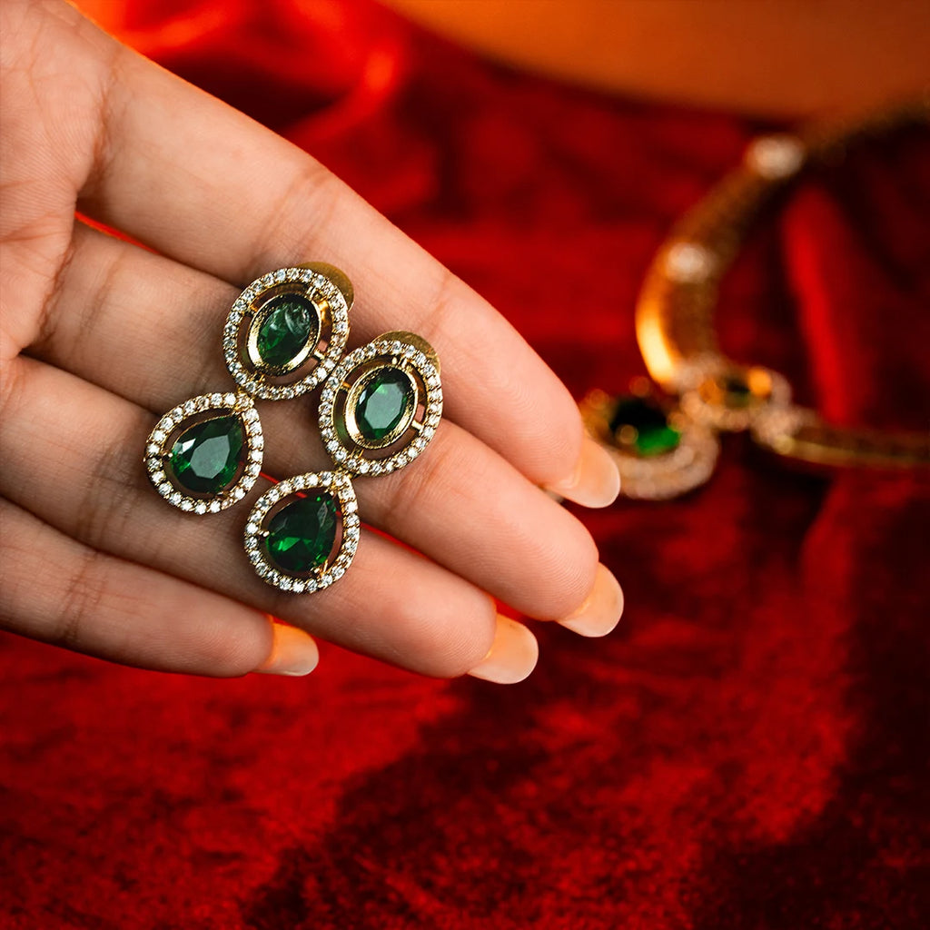 Noor Green Charm Necklace Set