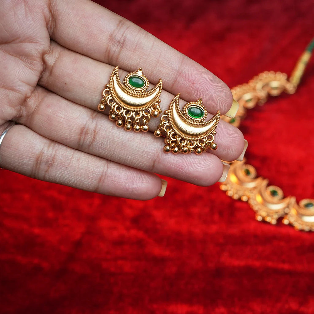 Antique Ardhchand Necklace with Emerald green stone Gehnaya Jewels