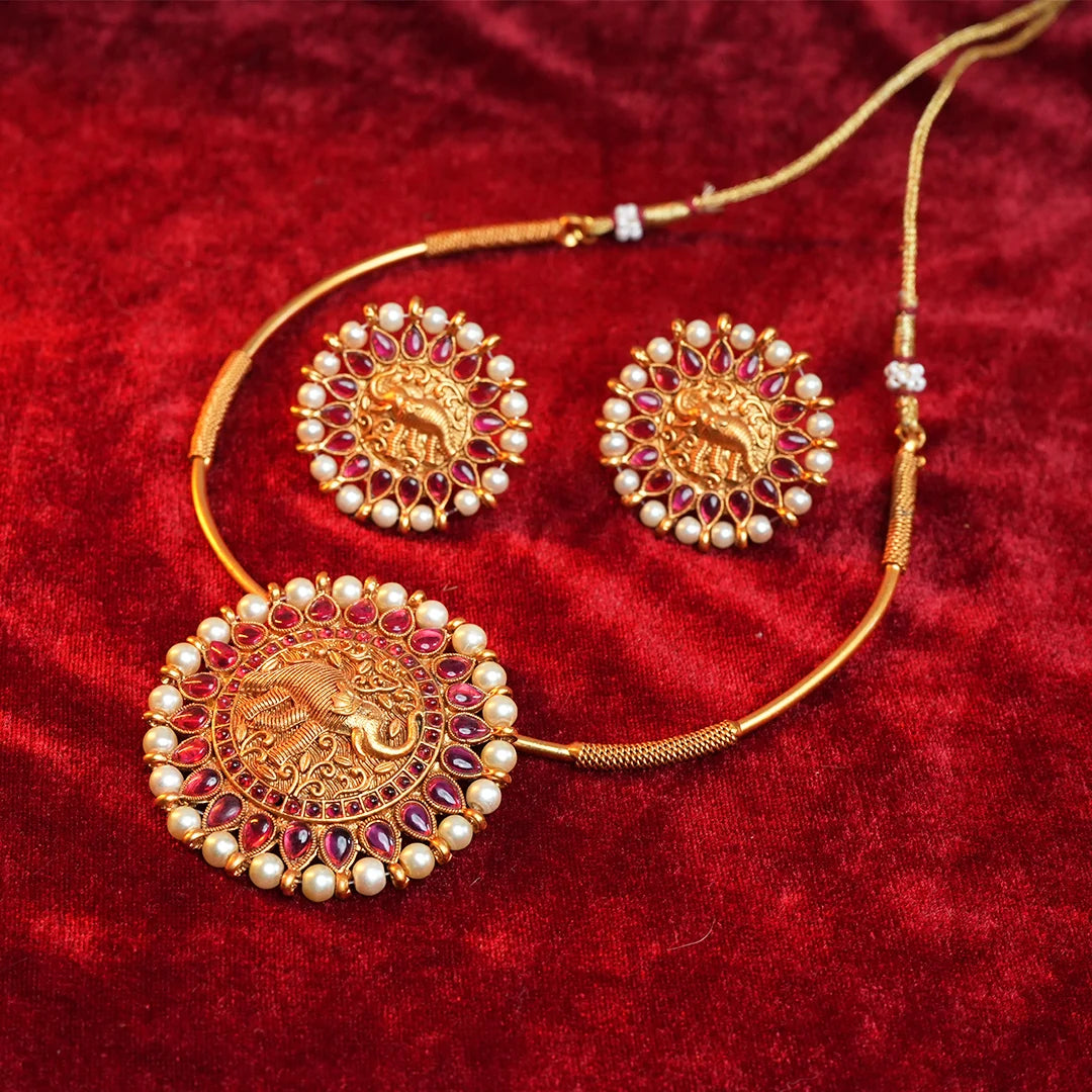 Gajraaj Hasli with Big studs Gehnaya Jewels
