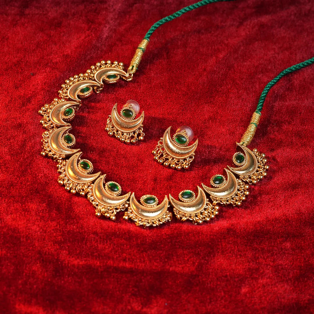 Antique Ardhchand Necklace with Emerald green stone Gehnaya Jewels
