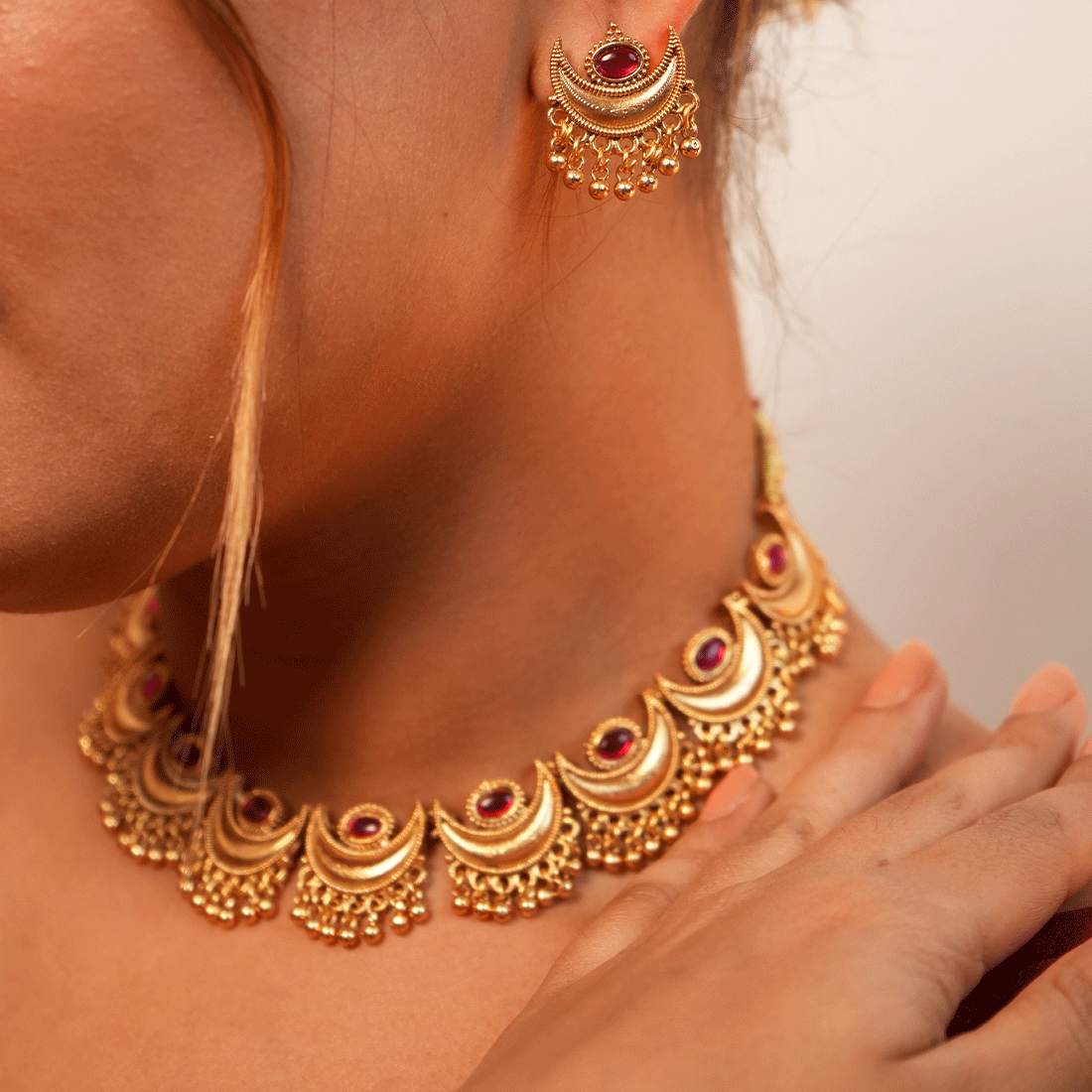 Ardhchand Rubi Necklace
