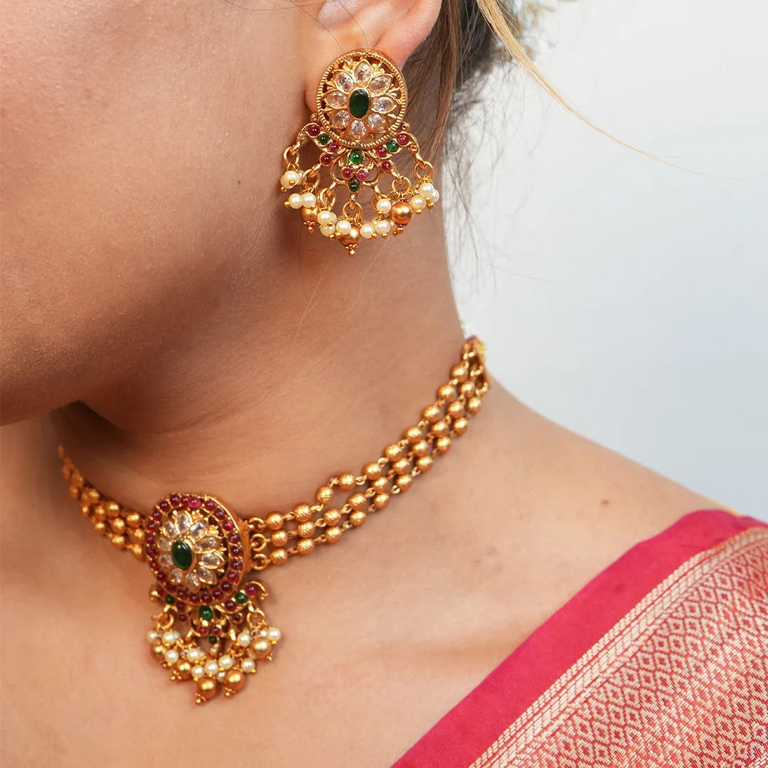Elegant Pearl and Kemp Stone Necklace with Earrings Gehnaya Jewels