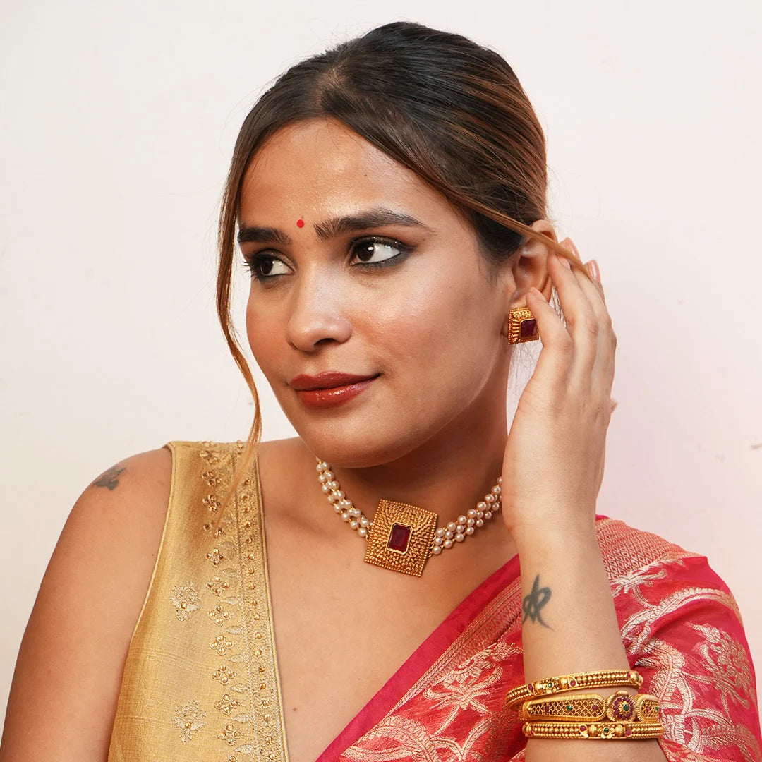Antique pearl choker with Ruby Stone