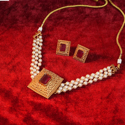 Antique pearl choker with Ruby Stone